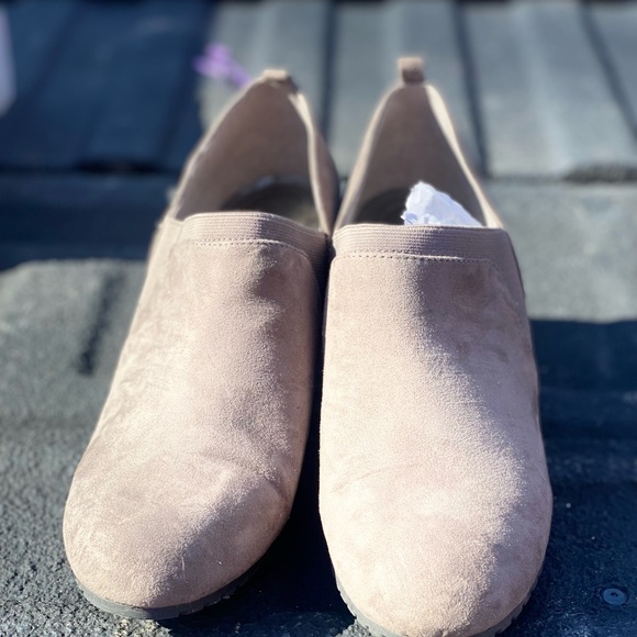 Boots - Picture 3 of 3